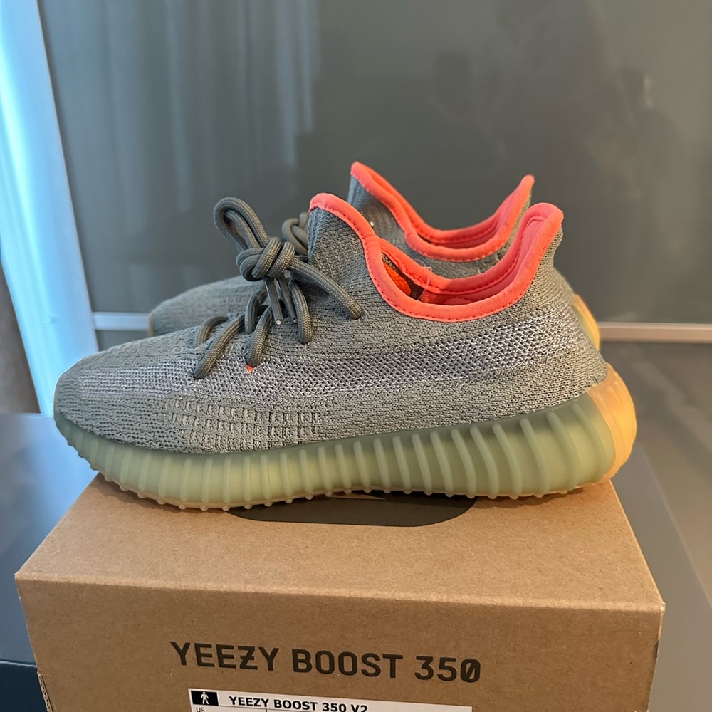 Yeezy Boost 350 V2 Dessert Sage Size 5